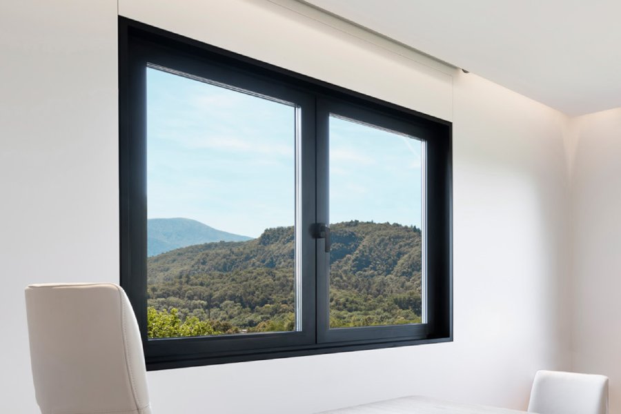 Finestra alluminio anta classica colore nero